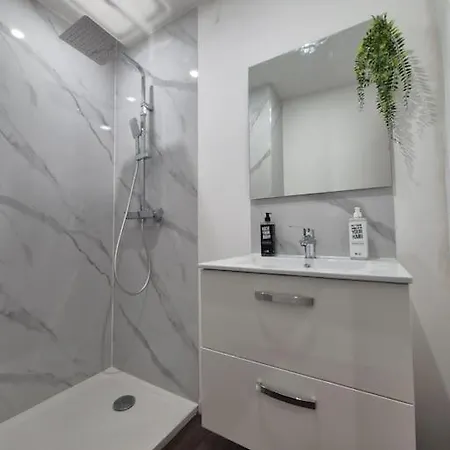 Daire #panoramique#t3#balcon#thiers# Thiers